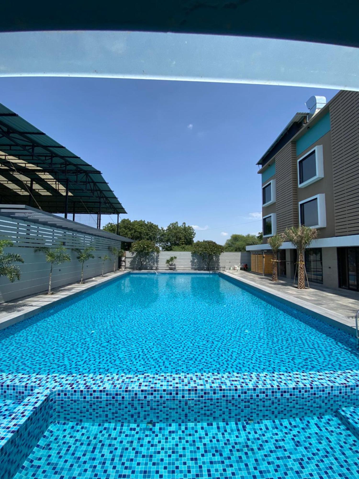 The Pavilion Park Resort ماليغاؤن المظهر الخارجي الصورة